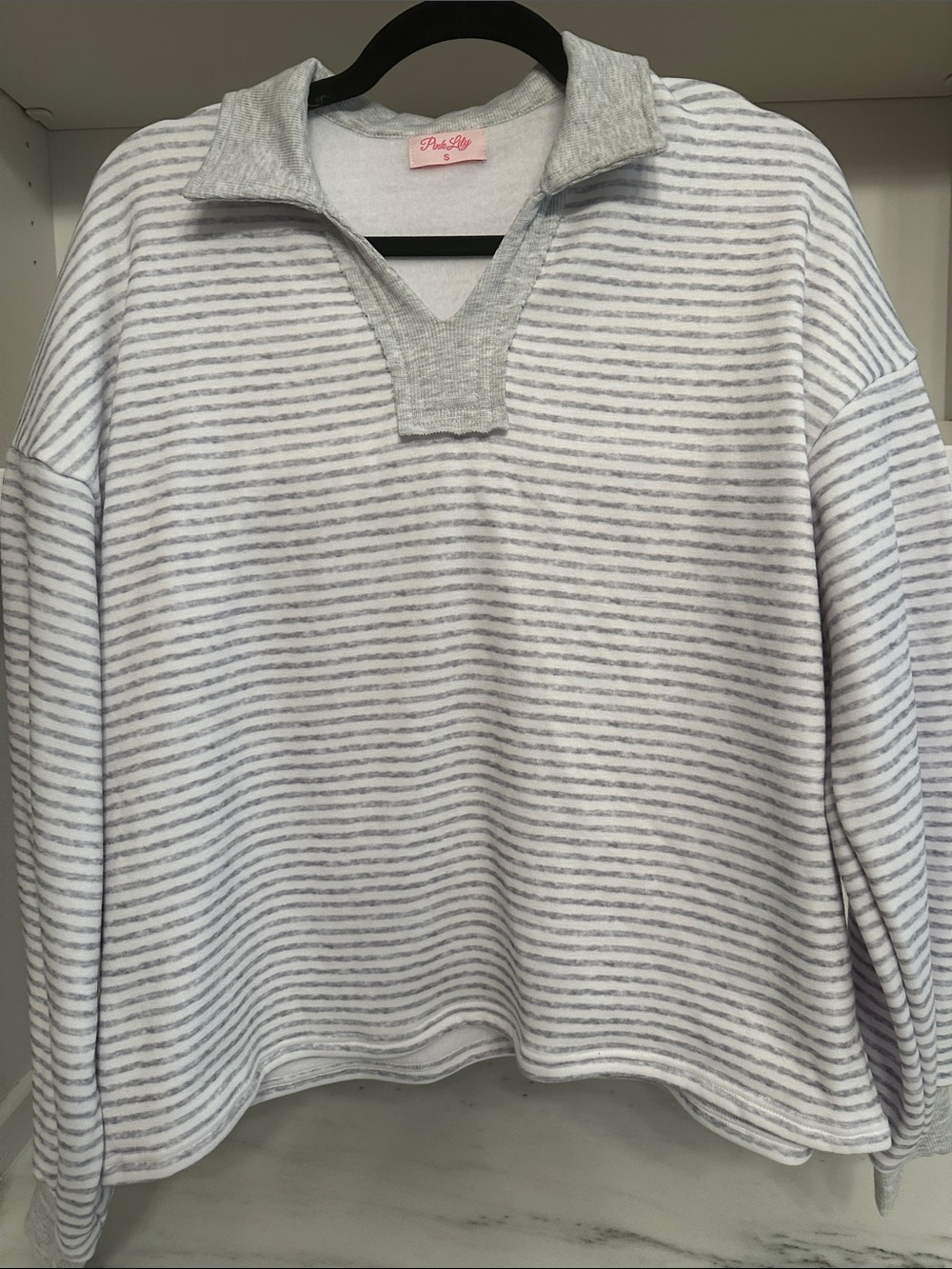 Pink Lily Gray & White small Striped Collared Women's top.  Like new